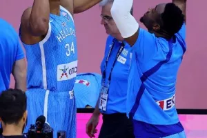 Θρίαμβος της Ελλάδας, με σούπερ Γιάννη (φώτος)