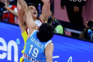 Θρίαμβος της Ελλάδας, με σούπερ Γιάννη (φώτος)