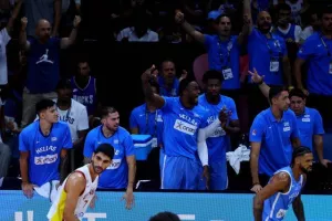 Θρίαμβος της Ελλάδας, με σούπερ Γιάννη (φώτος)