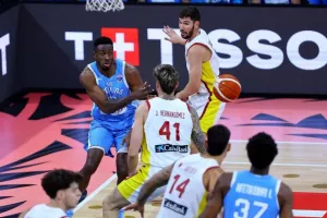 Θρίαμβος της Ελλάδας, με σούπερ Γιάννη (φώτος)