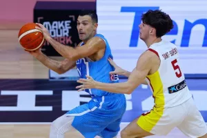 Θρίαμβος της Ελλάδας, με σούπερ Γιάννη (φώτος)