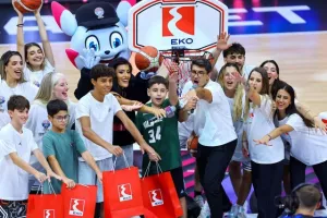 Θρίαμβος της Ελλάδας, με σούπερ Γιάννη (φώτος)