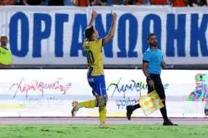 Το ΑΠΟΕΛ πέρασε "αέρας" από την Πάφο! (Τεσσάρα στον Ακρίτα)