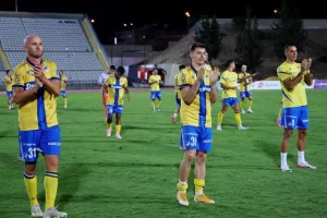 Το ΑΠΟΕΛ πέρασε "αέρας" από την Πάφο! (Τεσσάρα στον Ακρίτα)