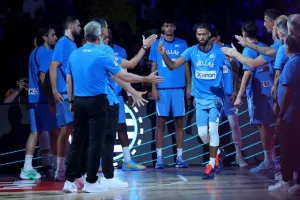 Θρίαμβος της Ελλάδας, με σούπερ Γιάννη (φώτος)