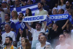 Θρίαμβος της Ελλάδας, με σούπερ Γιάννη (φώτος)