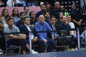 Θρίαμβος της Ελλάδας, με σούπερ Γιάννη (φώτος)