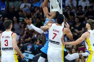 Θρίαμβος της Ελλάδας, με σούπερ Γιάννη (φώτος)