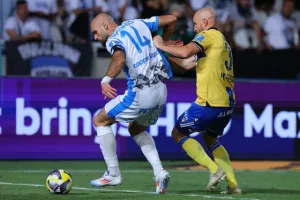 ΑΠΟΕΛ - Απόλλων: Γαλαζοκίτρινο σ' ένα πεντάλεπτο!