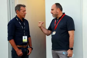 Το ντέρμπι της πρεμιέρας... βάφτηκε "ερυθρόλευκο"! (Φώτος)
