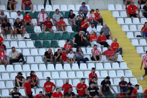 Το ντέρμπι της πρεμιέρας... βάφτηκε "ερυθρόλευκο"! (Φώτος)