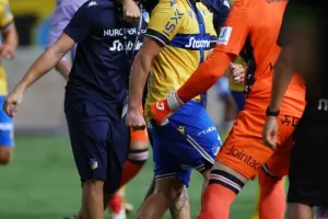 ΑΠΟΕΛ - Απόλλων: Γαλαζοκίτρινο σ' ένα πεντάλεπτο!