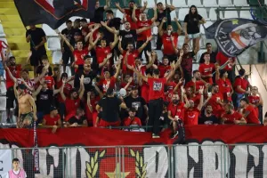Το ντέρμπι της πρεμιέρας... βάφτηκε "ερυθρόλευκο"! (Φώτος)