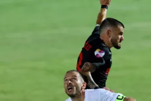 Το ντέρμπι της πρεμιέρας... βάφτηκε "ερυθρόλευκο"! (Φώτος)