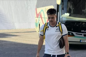 (ΦΩΤΟΣ Kerkida) H άφιξη του ΑΠΟΕΛ 