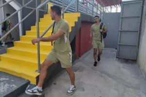 ΦΩΤΟΣ / Η άφιξη της ΑΕΚ