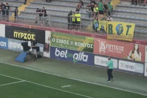 (ΦΩΤΟΣ) Χαιρέτησε και… χειροκροτήθηκε 