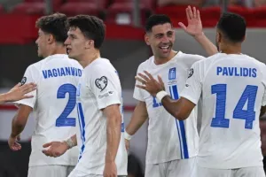 "Διαστημική" η Ελλάδα/ Ημίχρονο με 20 τελικές και 4 γκολ!!