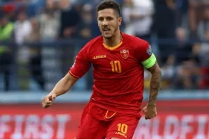 90λεπτο... ο captain Γιόβετιτς 
