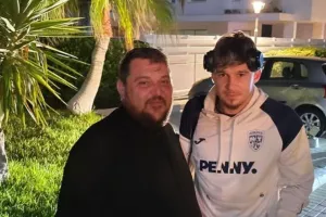 Στην Κύπρο η αποστολή της Ρουμανίας/ Υποδοχή, φωτογραφίες και αυτόγραφα! (Φώτος)