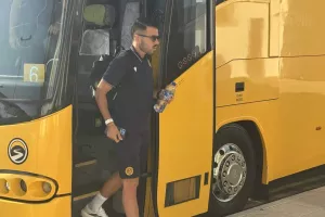 ΦΩΤΟΣ/ Η άφιξη της ΑΕΛ