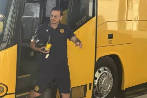 ΦΩΤΟΣ/ Η άφιξη της ΑΕΛ
