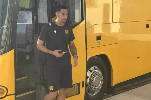 ΦΩΤΟΣ/ Η άφιξη της ΑΕΛ