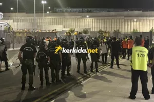 Τα άκουσαν απ' τους ΑΕΛίστες οι παίκτες (Φώτος/Βίντεο Kerkida)