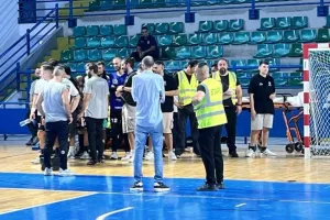 Συγκινητική κίνηση με τον τραυματία Ομάρ/ "Ασπίδα" προστασίας (ΒΙΝΤΕΟ)