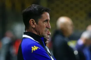 Ομιλία Χιμένεθ στους παίκτες του Άρη: «Δε θέλω σκυμμένα κεφάλια»