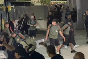 Η άφιξη της Μπάγερν στο "Αλφαμέγα" (Φώτος/Βίντεο Kerkida)