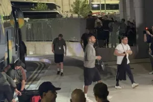 Η άφιξη της Μπάγερν στο "Αλφαμέγα" (Φώτος/Βίντεο Kerkida)