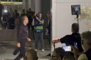 Η άφιξη της Μπάγερν στο "Αλφαμέγα" (Φώτος/Βίντεο Kerkida)