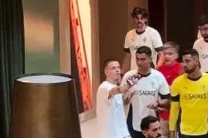 Κριστιάνο- Εσπρωξε οπαδό που ήθελε selfie (βίντεο)