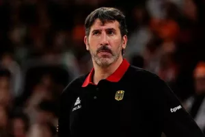 Τέλος ο Μουμπρού, αυτός είναι ο νέος head coach της Γερμανίας