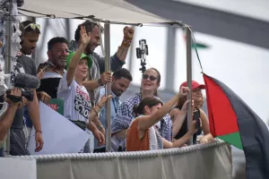 Αναβλήθηκε το ταξίδι του στόλου των ακτιβιστών για τη Γάζα λόγω σφοδρών ανέμων