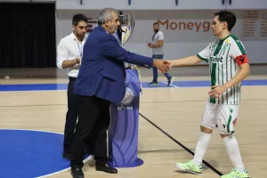 Η ΑΕΛ νίκησε την Ομόνοια και πήρε την...κούπα! (Φώτος)