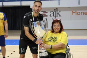 Η ΑΕΛ νίκησε την Ομόνοια και πήρε την...κούπα! (Φώτος)