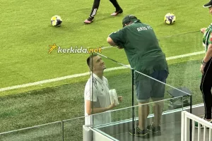 Δωράκι στον κόουτς! (Φώτος Kerkida)