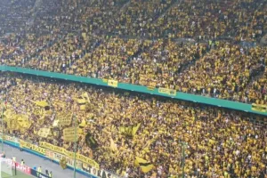 400 οπαδοί των Ντόρτμουντ και Σάλκε «μπλόκαραν» τρένο για να παίξουν ξύλο