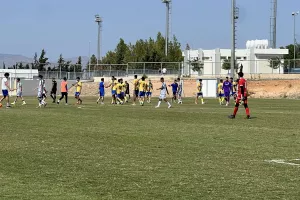 Γαλαζοκίτρινο το ντέρμπι Κ17