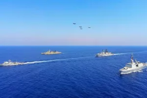 Tεράστια άσκηση στο Αιγαίο με 60 αεροσκάφη και ολόκληρο τον στόλο