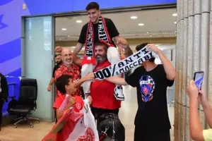 (Φώτος) ΥΠΟΔΟΧΗ για Λοΐζου!