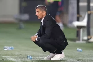 Καπνός χωρίς φωτιά σε δημοσιεύματα περί επαφών Λουτσέσκου με την Αλ Τζαζίρα