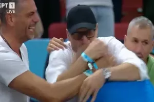 Παπαλουκάς, Τσαρτσαρής και Διαμαντίδης μπήκαν στο παρκέ για να πανηγυρίσουν με Σπανούλη!
