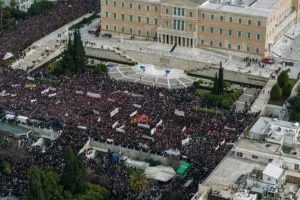 Τέμπη: Νέες μεγάλες συγκεντρώσεις σε Ελλάδα και εξωτερικό