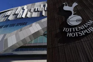 Ξεκαθαρίζει τη στάση της για το μέλλον της Τότεναμ η οικογένεια Λιούις!