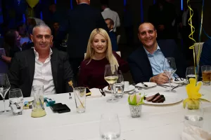 Αννίτα με Κρις και Ονούφριο (ΑΕΛ)