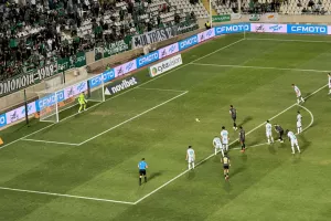 Τι ΕΓΙΝΕ με Γκόλντσον στο χαμένο πέναλτι με Ομόνοια!