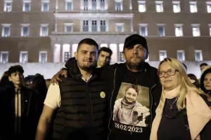 Πάνος Ρούτσι: Πλήθος κόσμου στη συγκέντρωση μετά το τέλος της απεργίας πείνας 